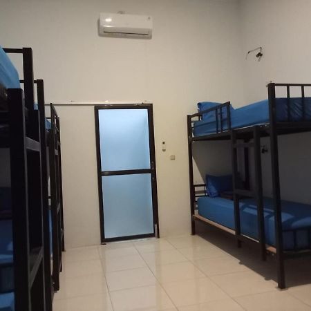 Simpang Hostel Kuta  Exterior foto
